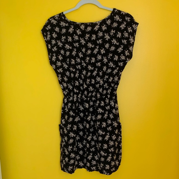 Neutral Casual Dress - Picture 4 of 5